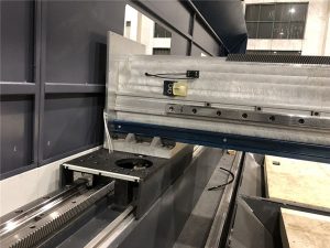 maliit na sukat ng katumpakan hibla laser cutting machine awtomatikong pagpoposisyon ng 800 wat