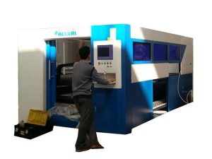 2kw fiber optic laser cutting machine adjustable bilis para sa metal tube